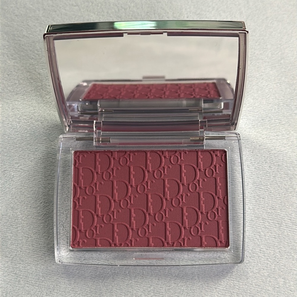 🎨 DIOR | ROSY GLOW POWDER BLUSH - Picture 2 of 9